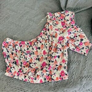 Floral one shoulder cropped top